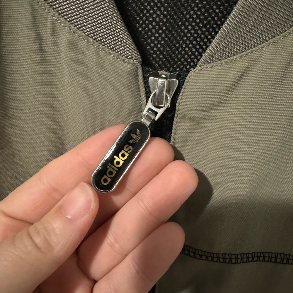 Adidas Green Zip Up Lightweight Vest - Picture 4 of 11